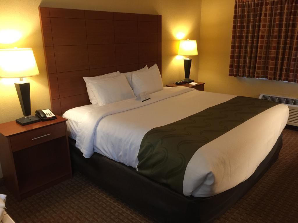 Quality Inn & Suites Wisconsin Dells Downtown - Waterparks Area Екстериор снимка