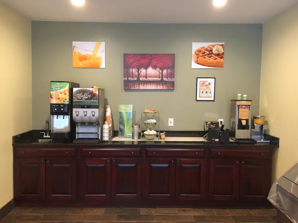 Quality Inn & Suites Wisconsin Dells Downtown - Waterparks Area Екстериор снимка