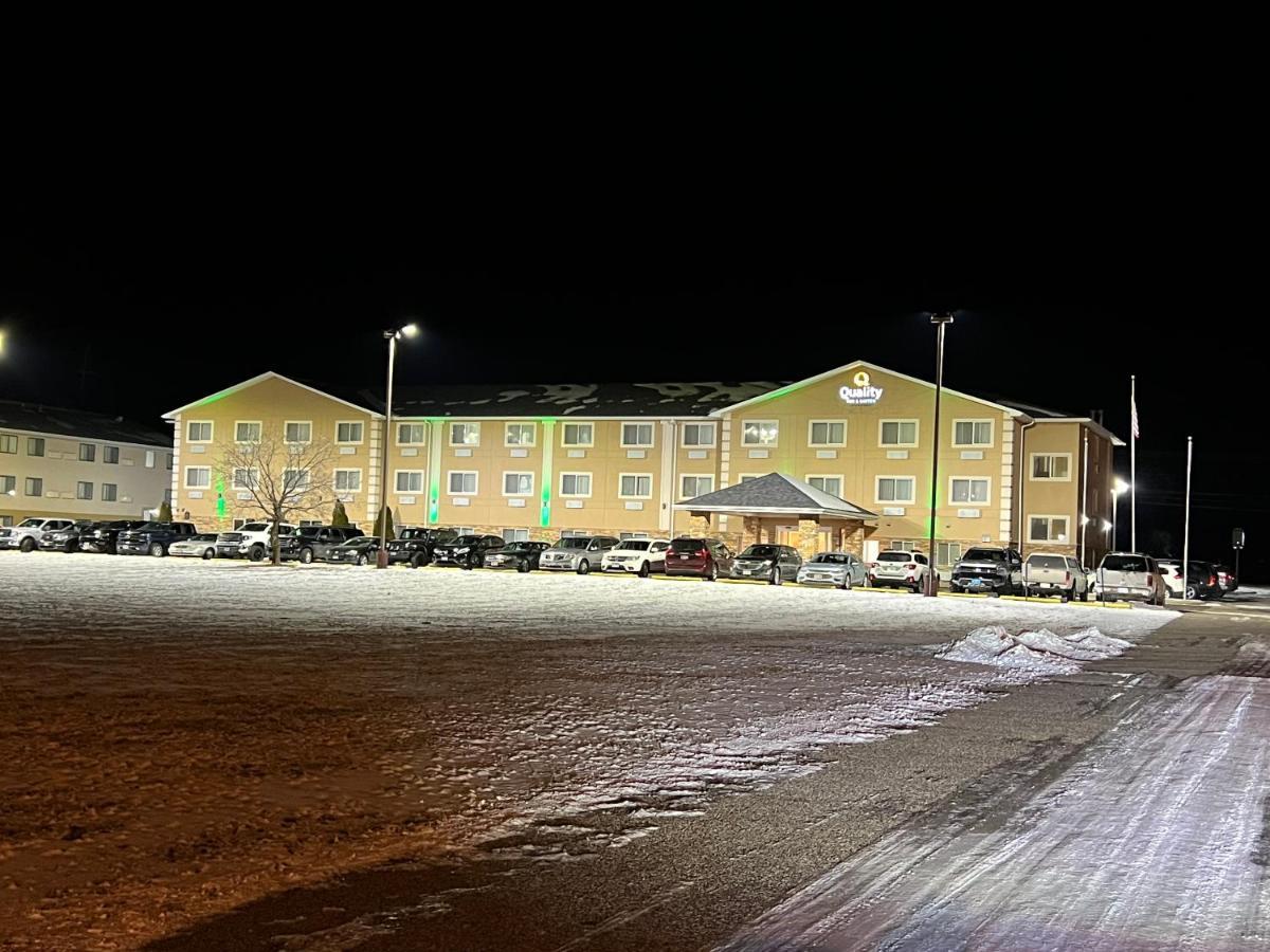 Quality Inn & Suites Wisconsin Dells Downtown - Waterparks Area Екстериор снимка