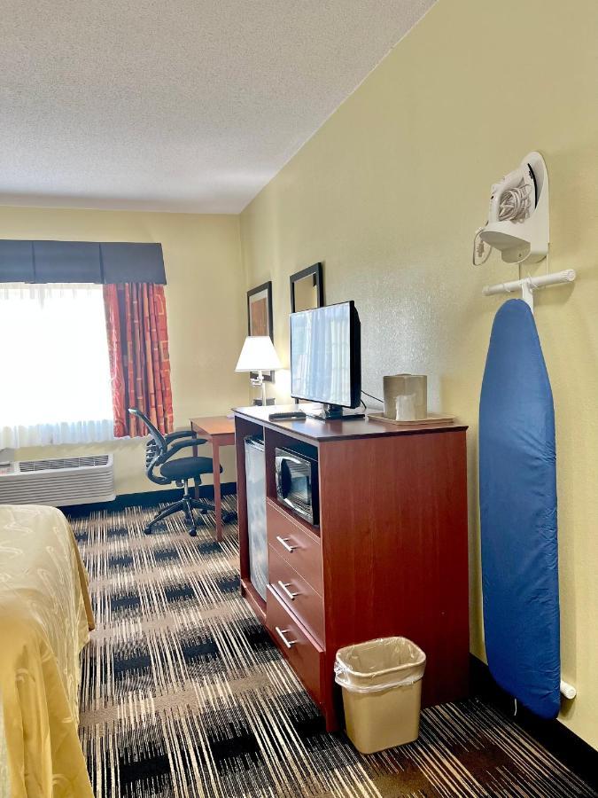 Quality Inn & Suites Wisconsin Dells Downtown - Waterparks Area Екстериор снимка