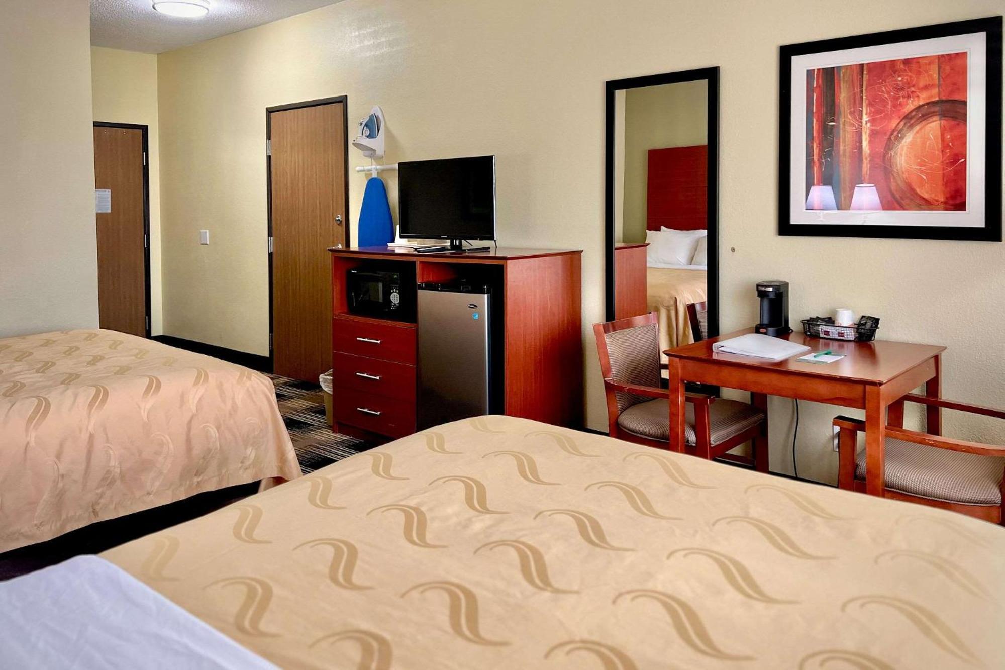 Quality Inn & Suites Wisconsin Dells Downtown - Waterparks Area Екстериор снимка
