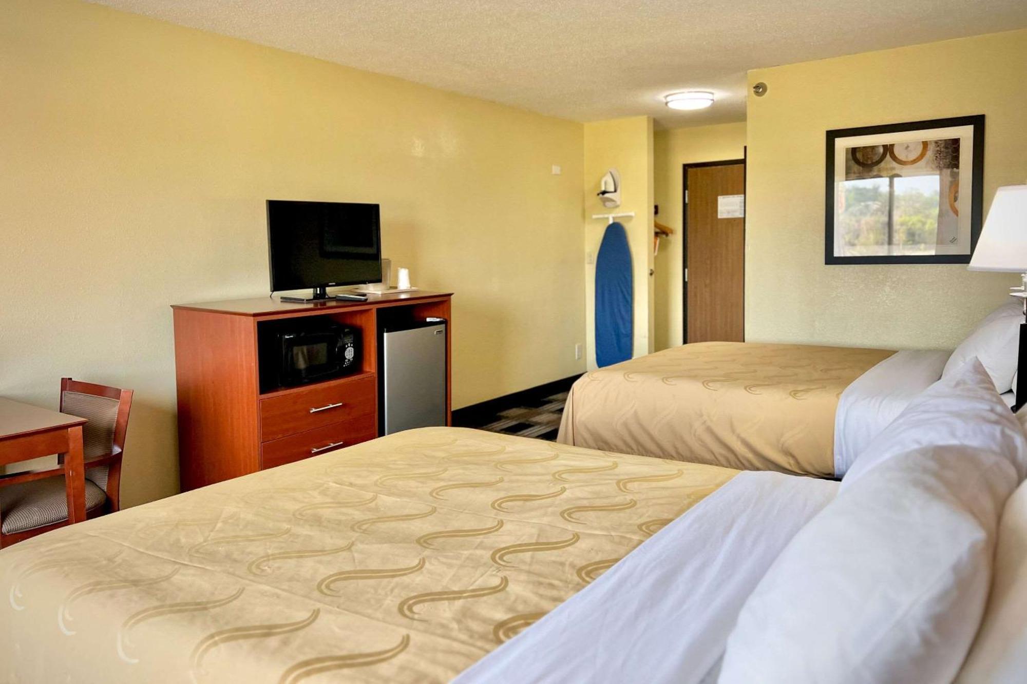 Quality Inn & Suites Wisconsin Dells Downtown - Waterparks Area Екстериор снимка
