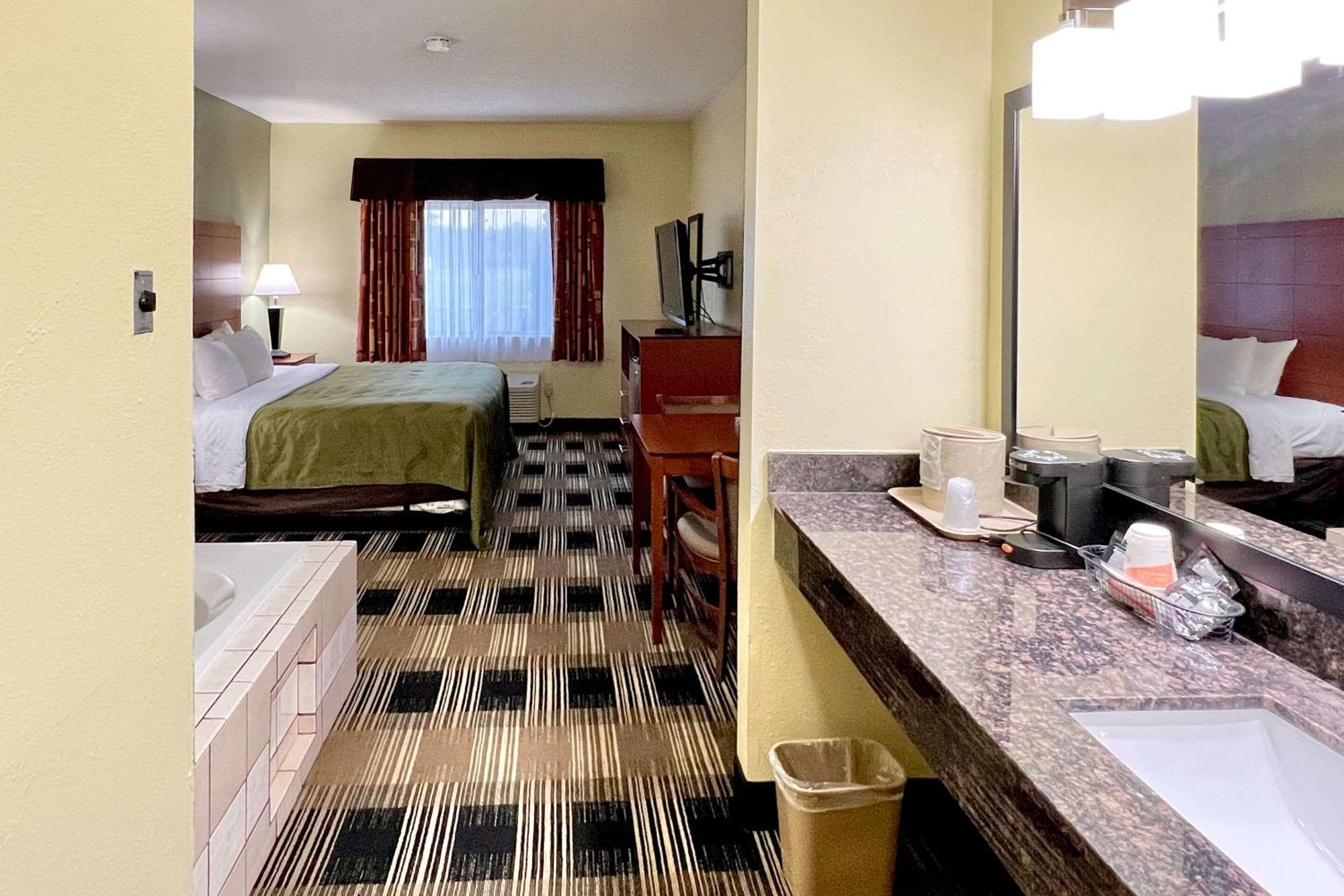 Quality Inn & Suites Wisconsin Dells Downtown - Waterparks Area Екстериор снимка