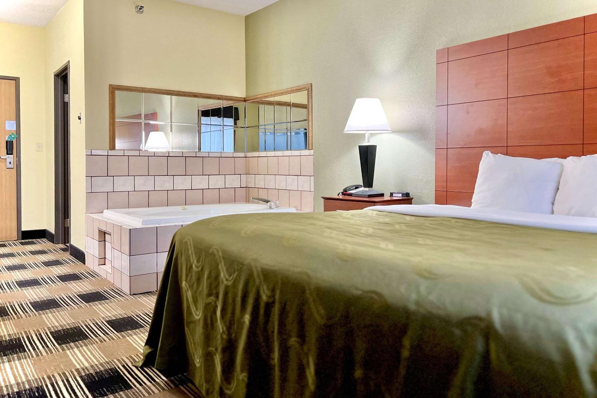 Quality Inn & Suites Wisconsin Dells Downtown - Waterparks Area Екстериор снимка