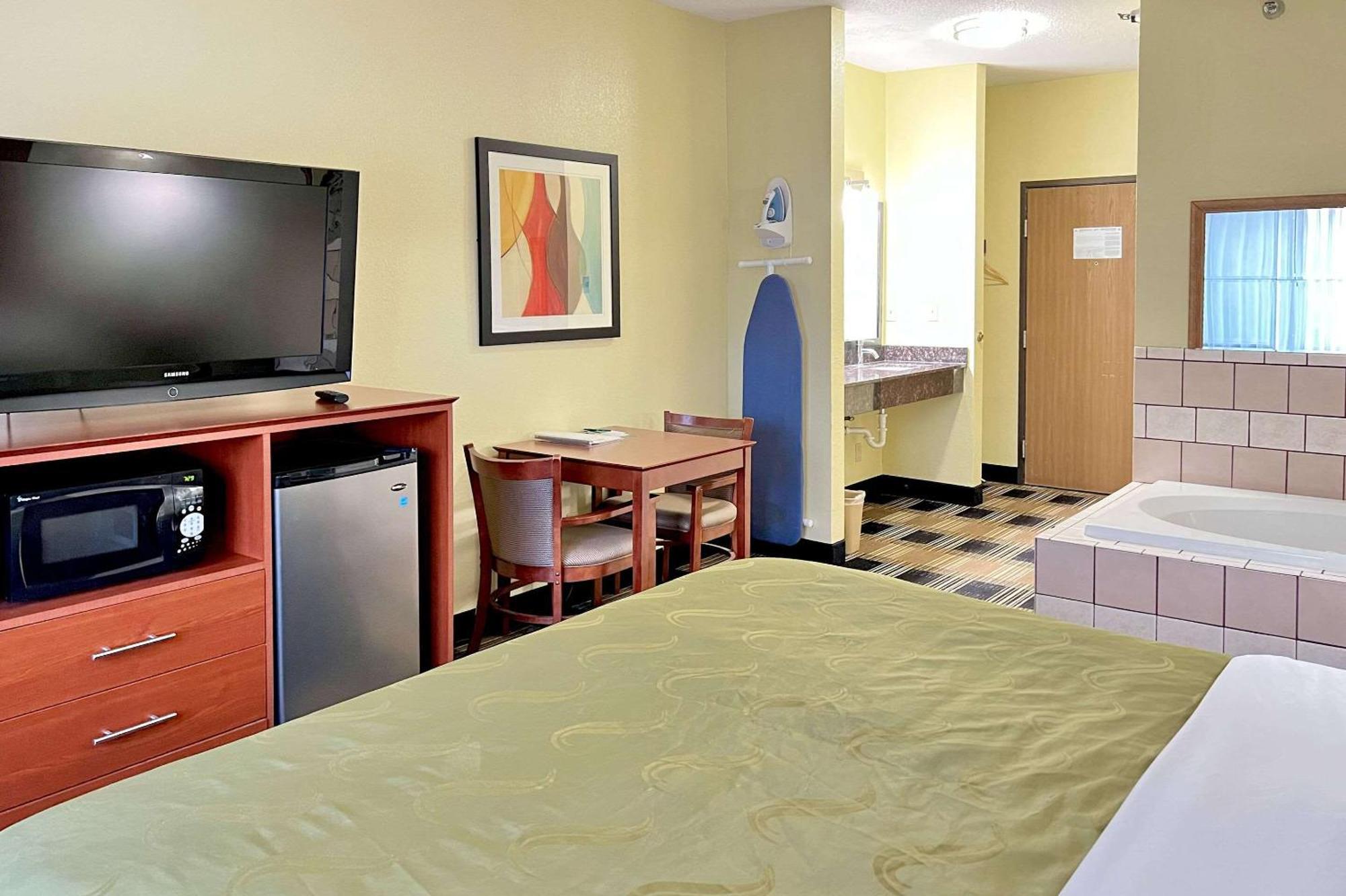 Quality Inn & Suites Wisconsin Dells Downtown - Waterparks Area Екстериор снимка